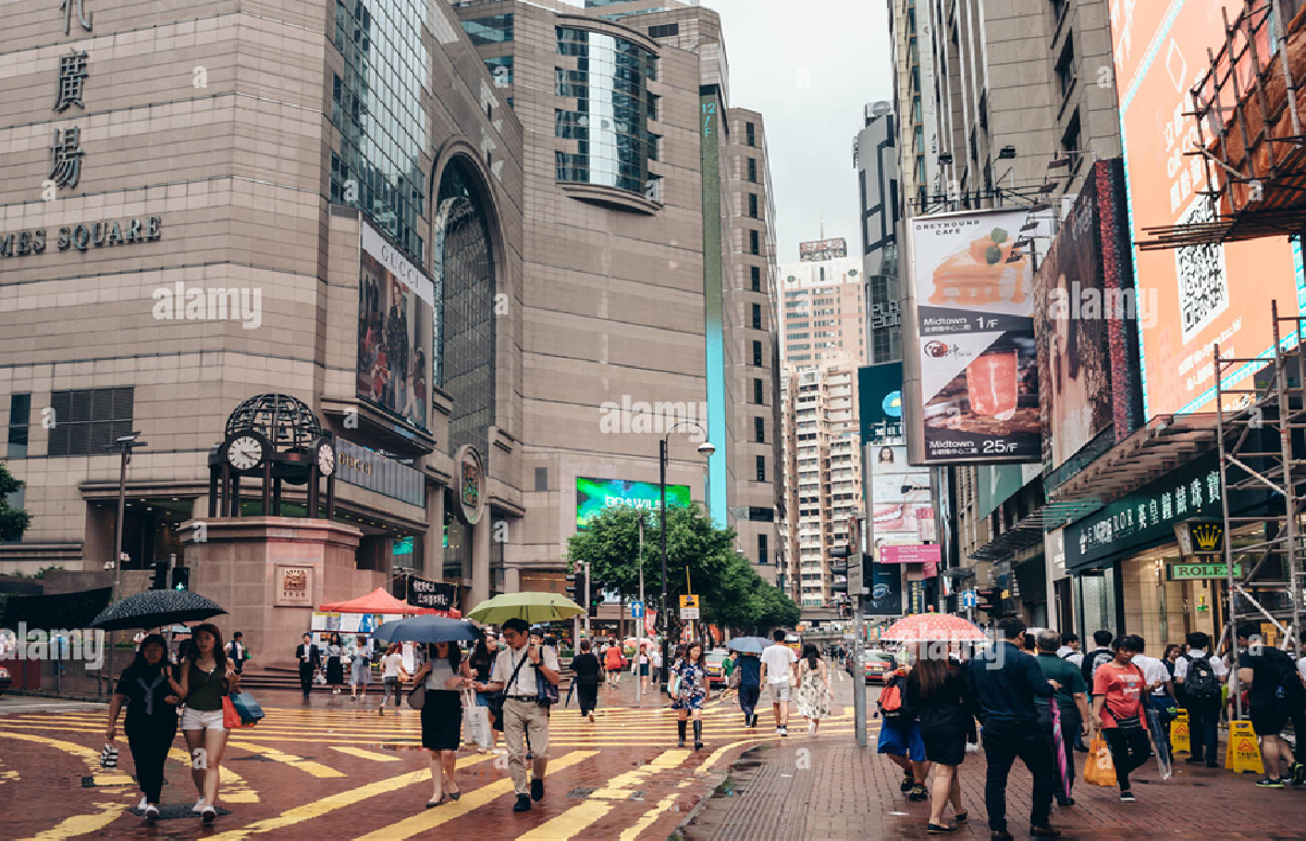 May Day Golden Week: Times Square Looks Quiet, But Crowds Gather Near Famous Egg Tart Shop and SOGO